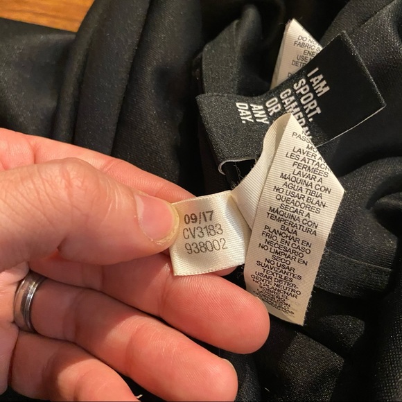 NWOT - ADIDAS MENS RUNNING HOODIE - 🔥 TOP CENTER LOGO 🔥- SZ M - Picture 2 of 9